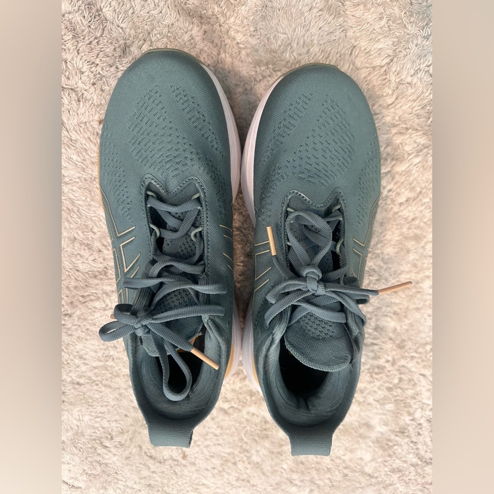 ASICS Gel Nimbus 25 - Size 8.5